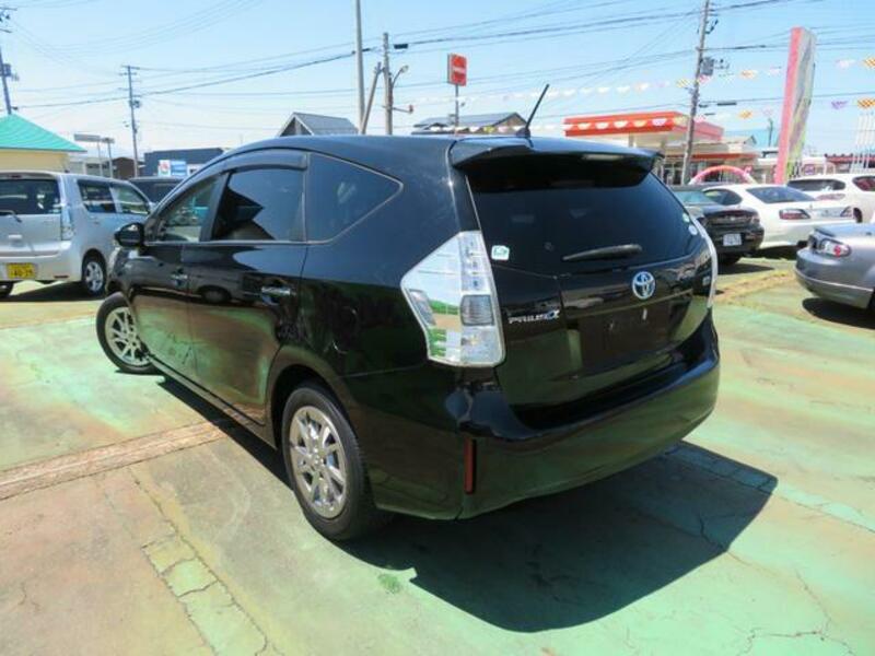 PRIUS ALPHA