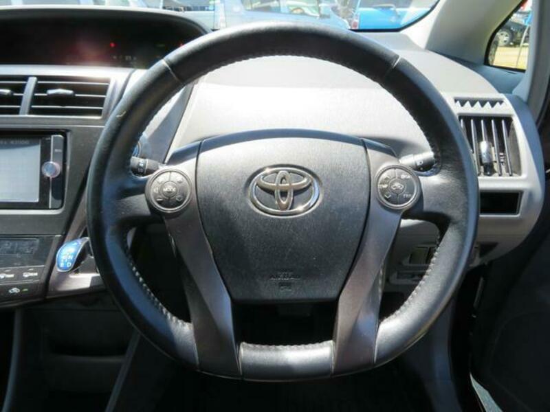 PRIUS ALPHA
