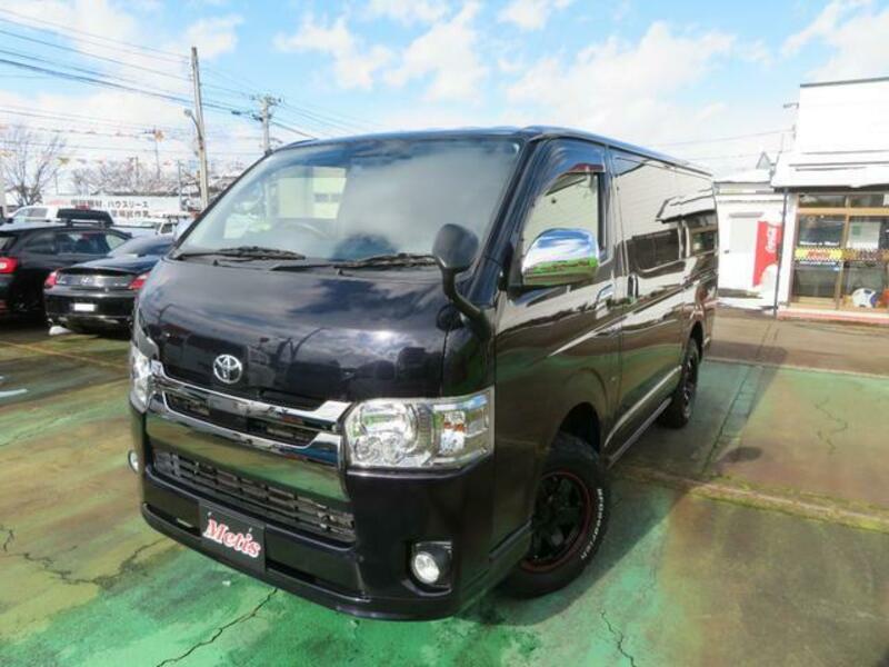 TOYOTA HIACE VAN