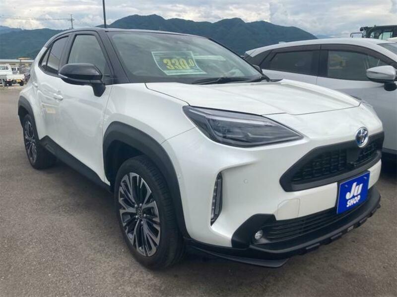 YARIS CROSS