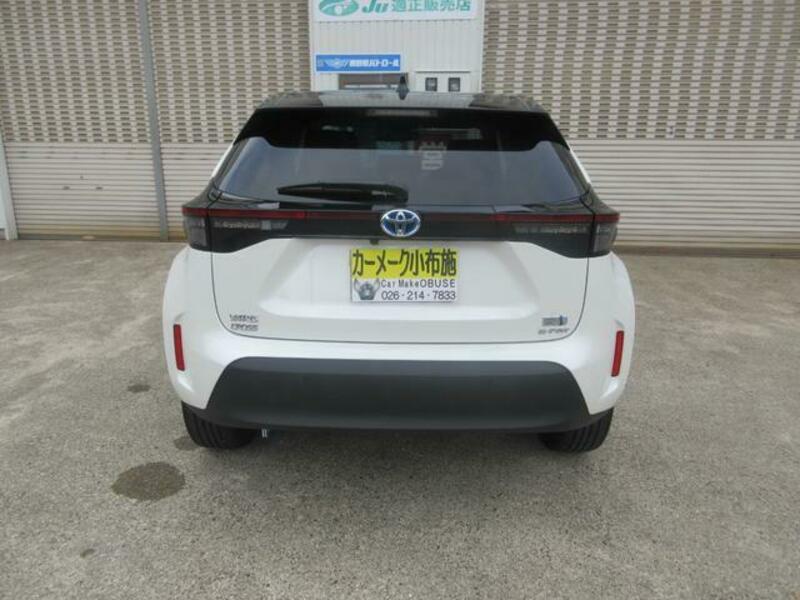 YARIS CROSS