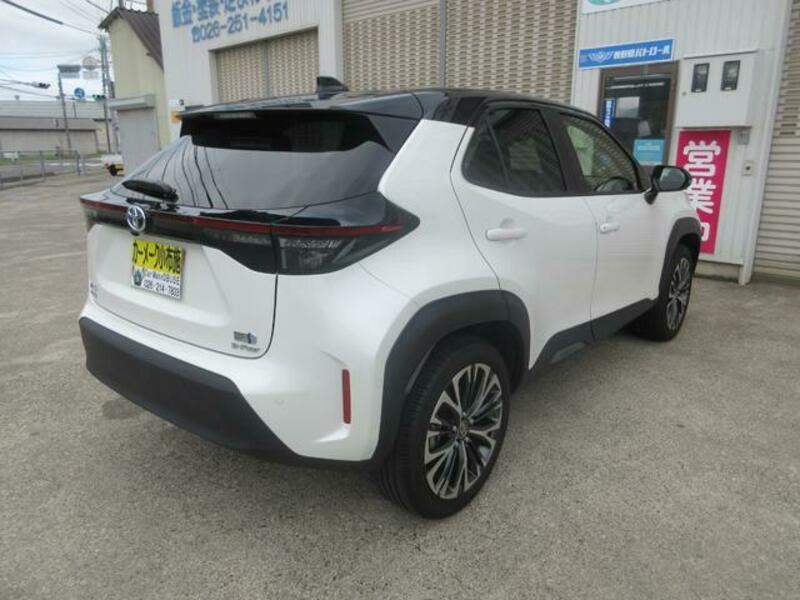 YARIS CROSS