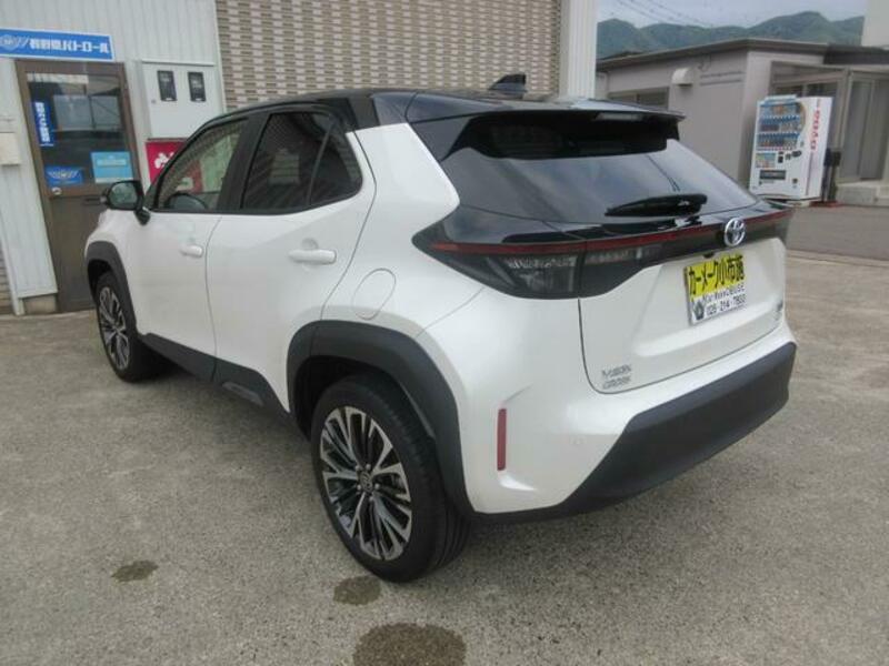 YARIS CROSS