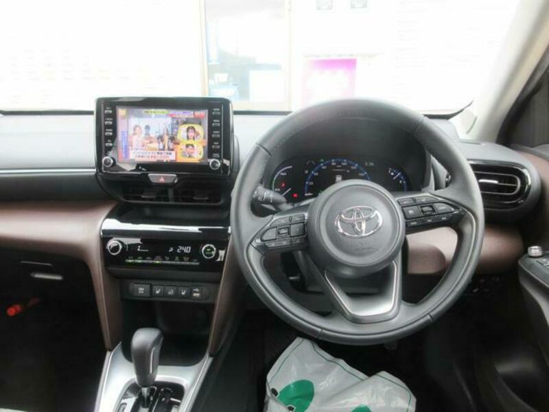 YARIS CROSS