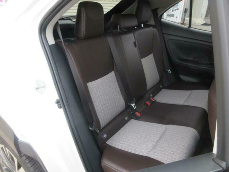 YARIS CROSS