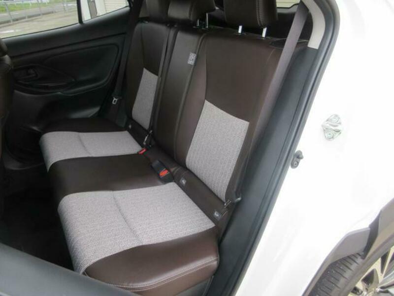 YARIS CROSS