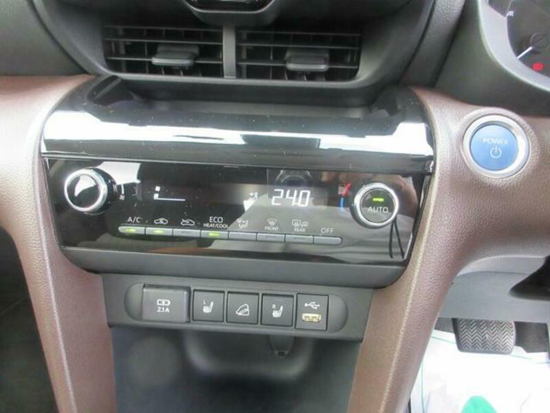 YARIS CROSS