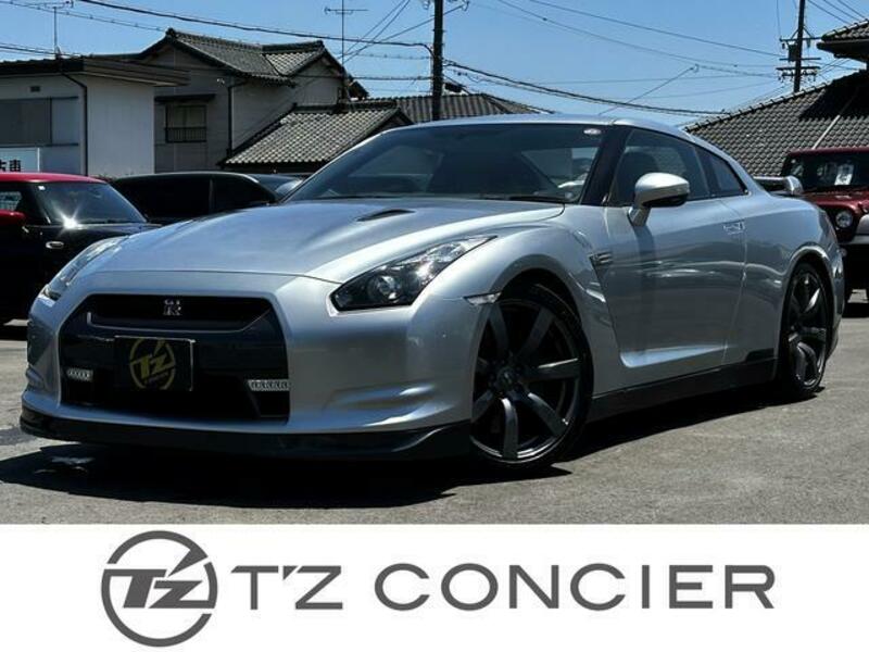 NISSAN GT-R