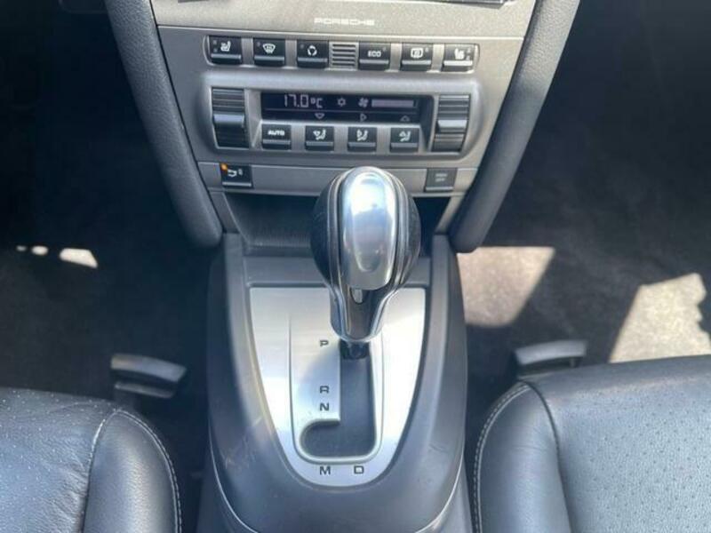 911