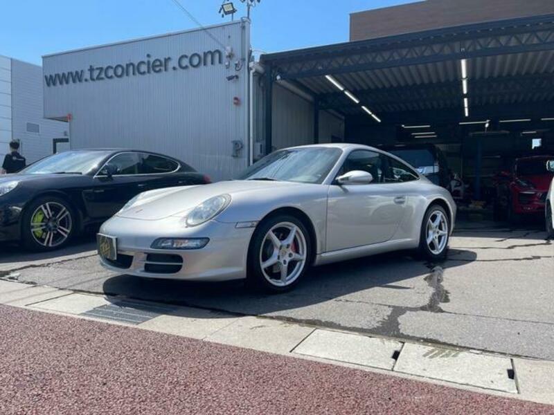 911