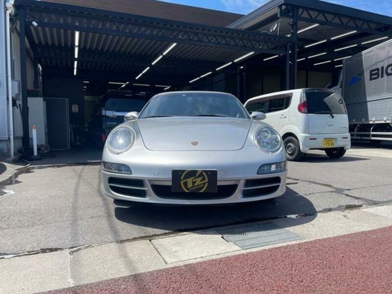 911