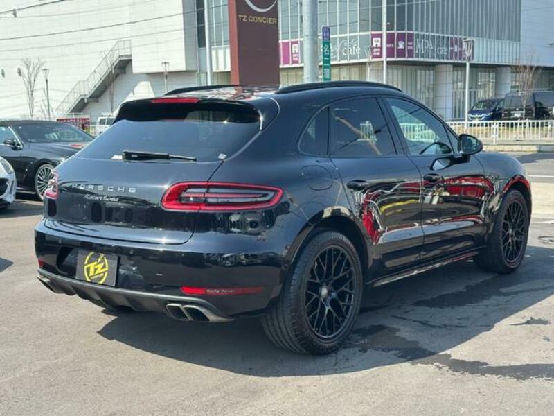 MACAN