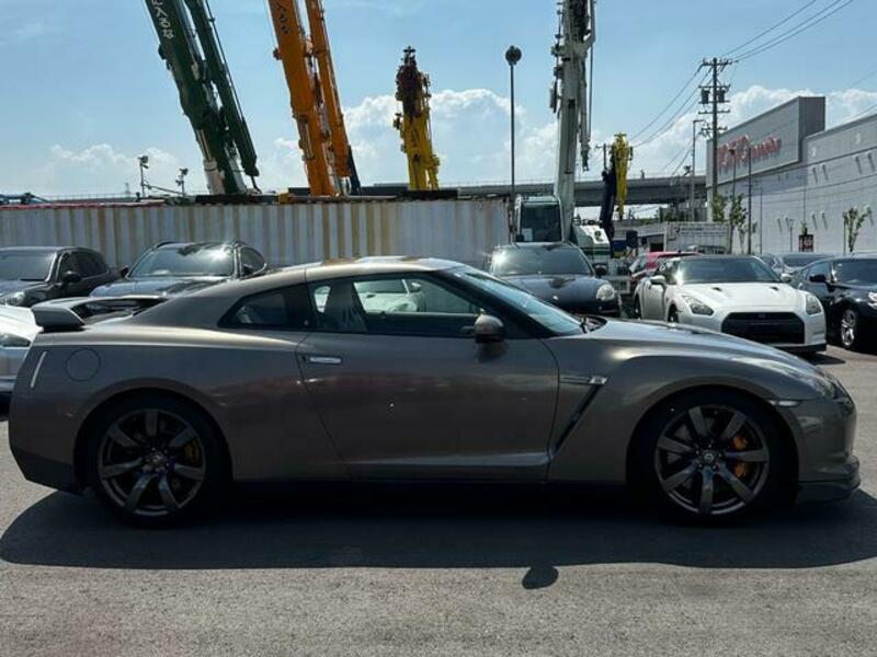 GT-R