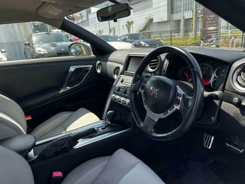 GT-R