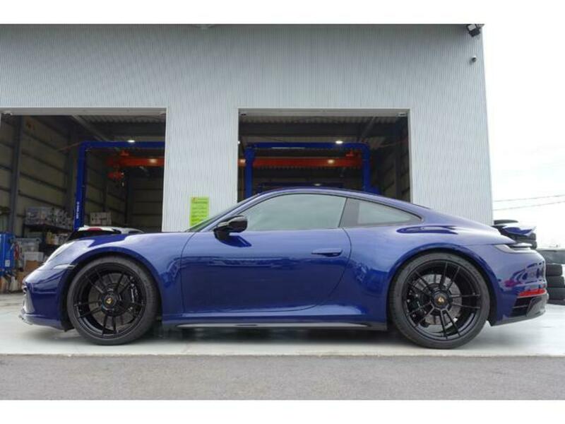 911