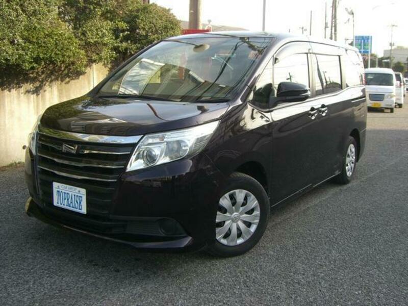 TOYOTA NOAH