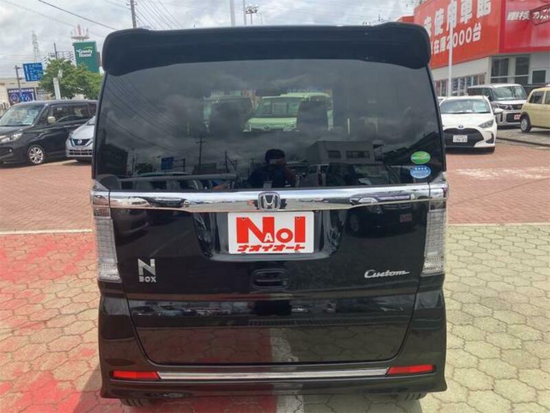 N BOX CUSTOM
