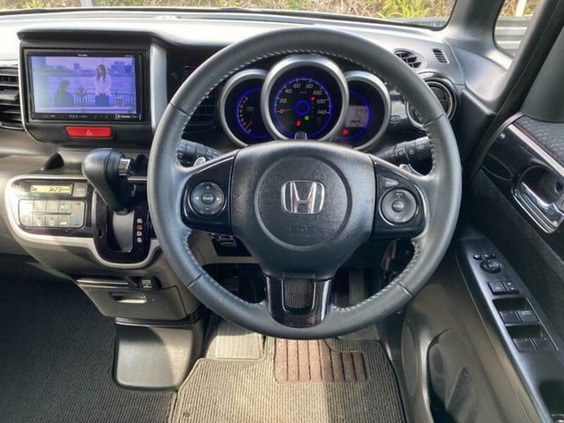 N BOX CUSTOM