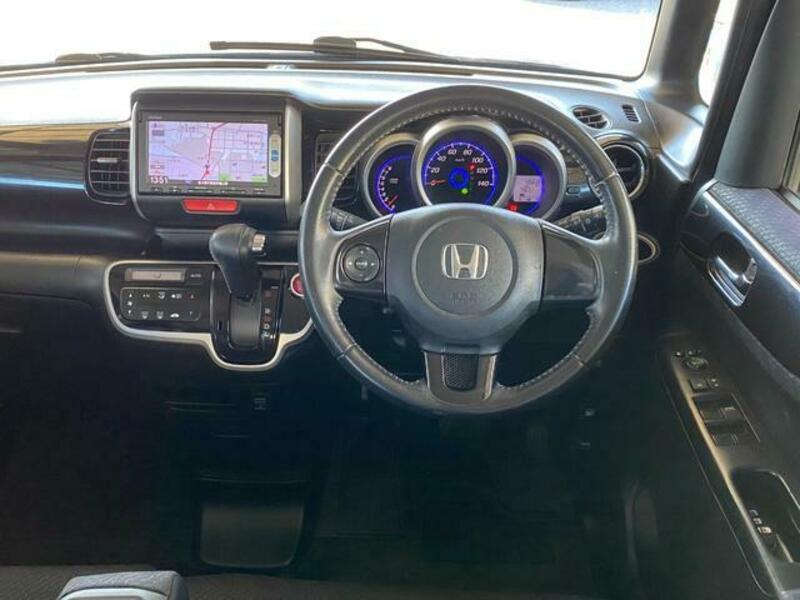 N BOX CUSTOM