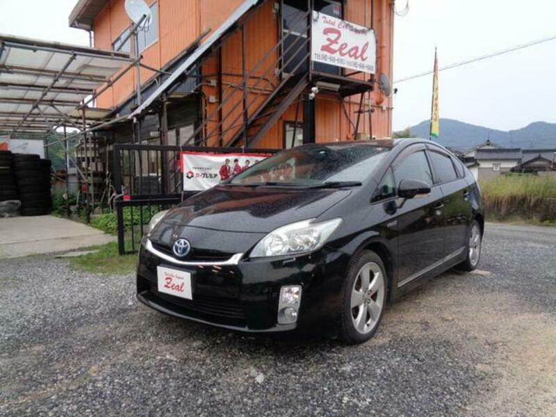 TOYOTA PRIUS