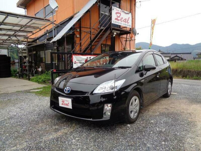 TOYOTA PRIUS