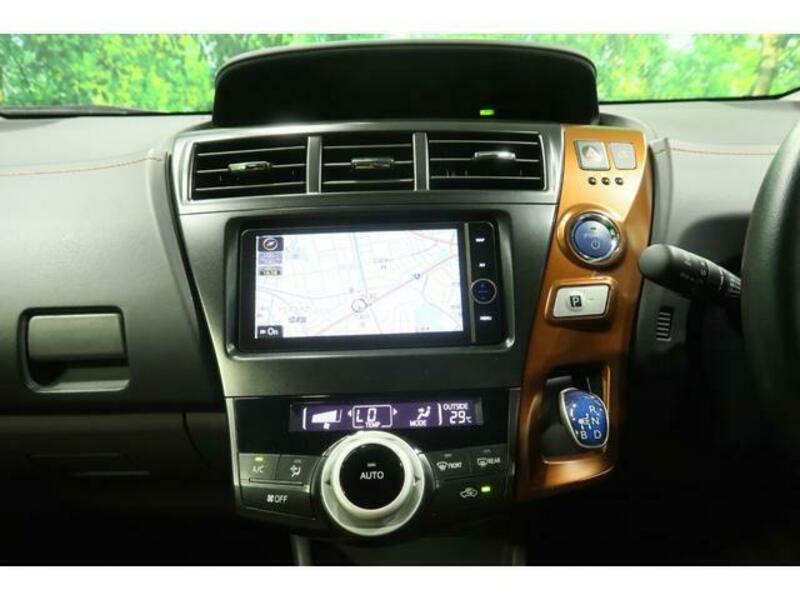 PRIUS ALPHA