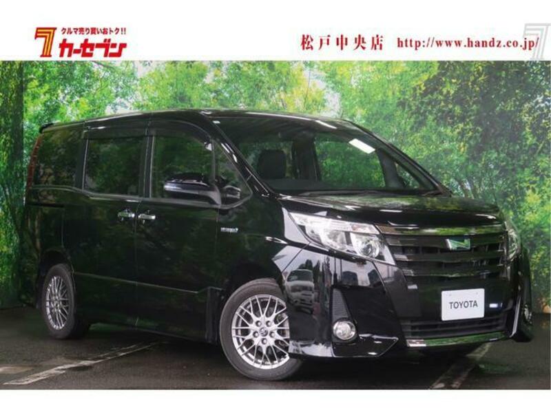 TOYOTA NOAH