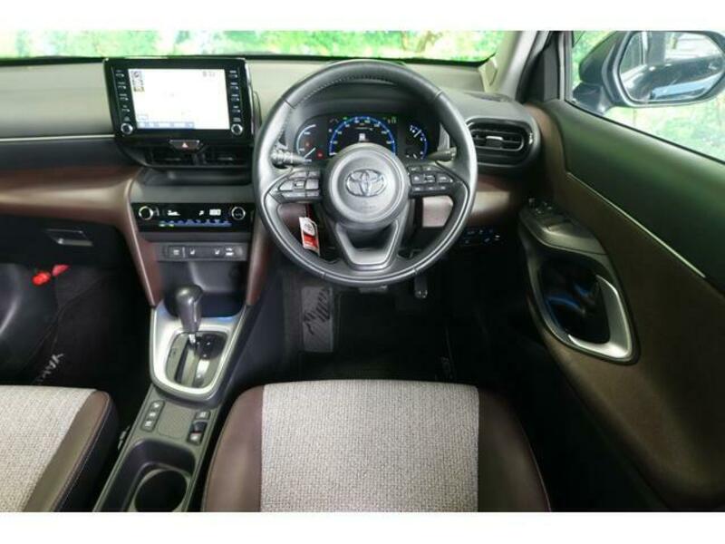 YARIS CROSS