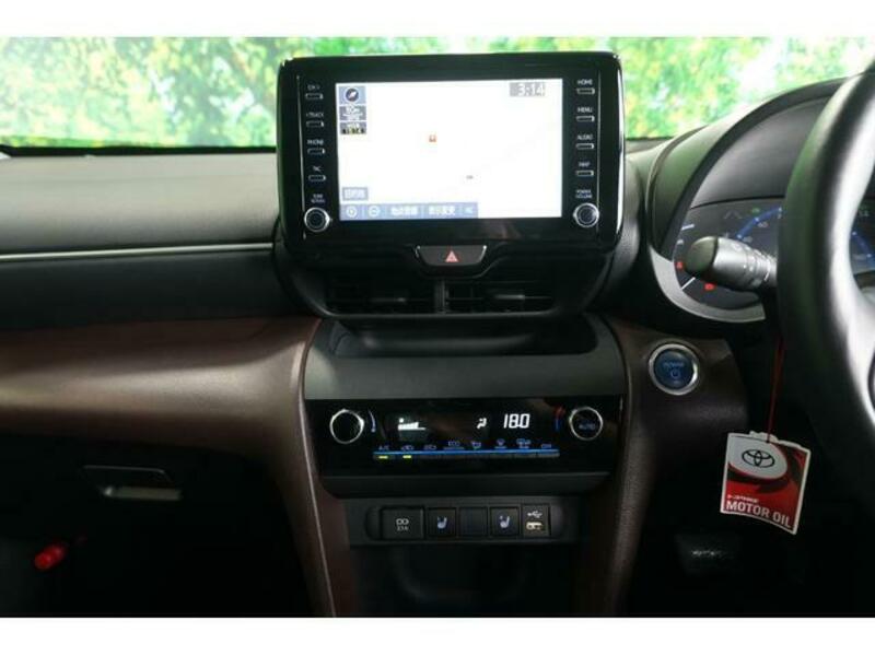 YARIS CROSS