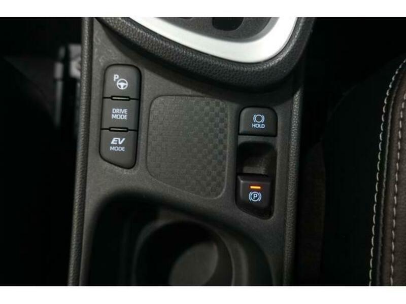 YARIS CROSS