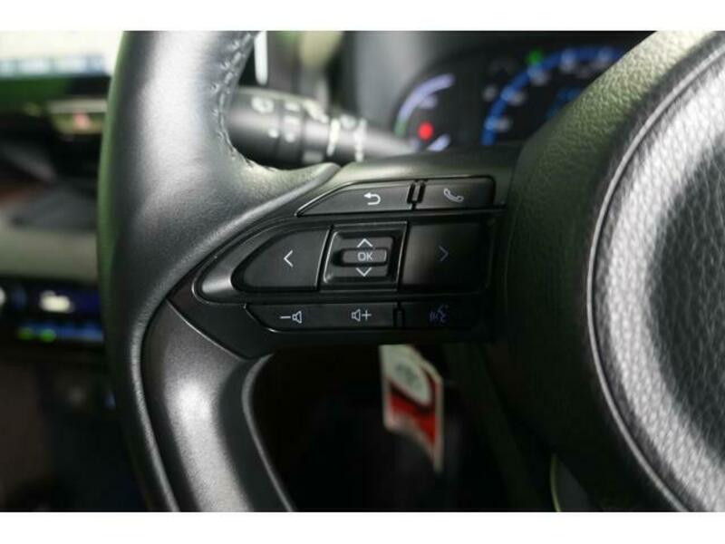 YARIS CROSS