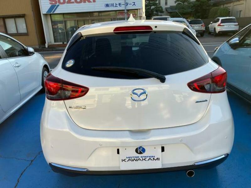 MAZDA2