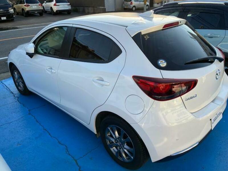 MAZDA2