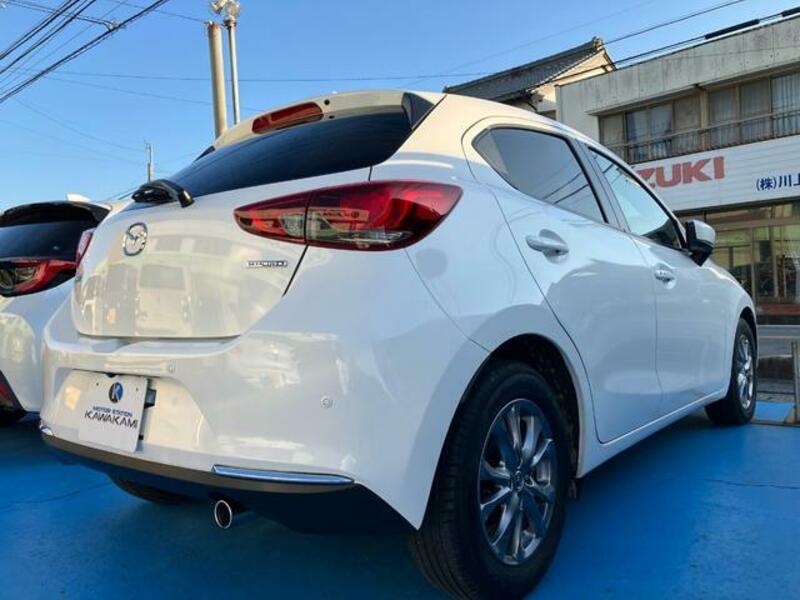 MAZDA2
