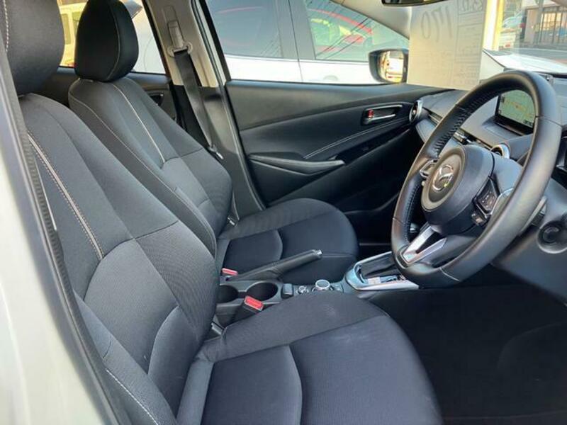 MAZDA2