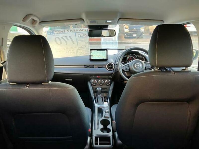 MAZDA2
