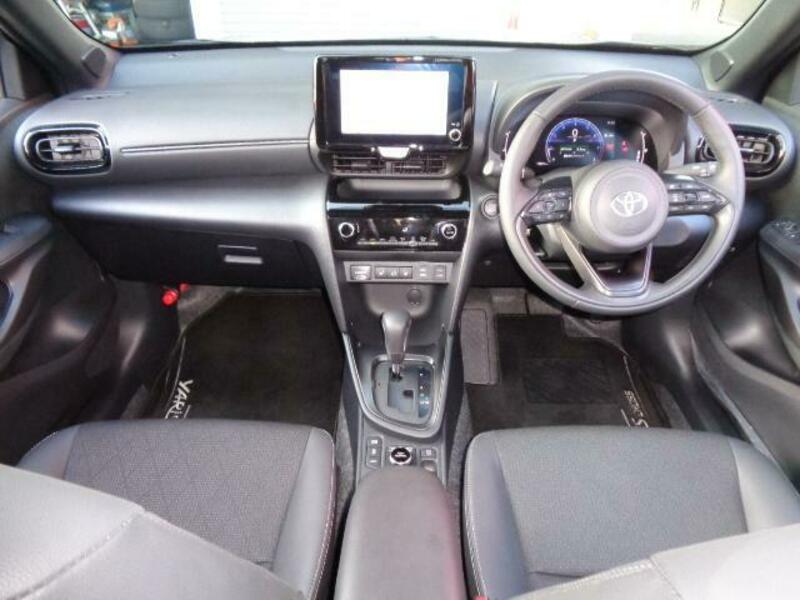 YARIS CROSS