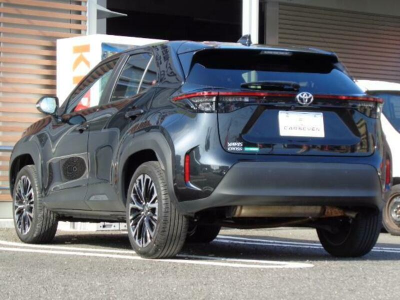 YARIS CROSS