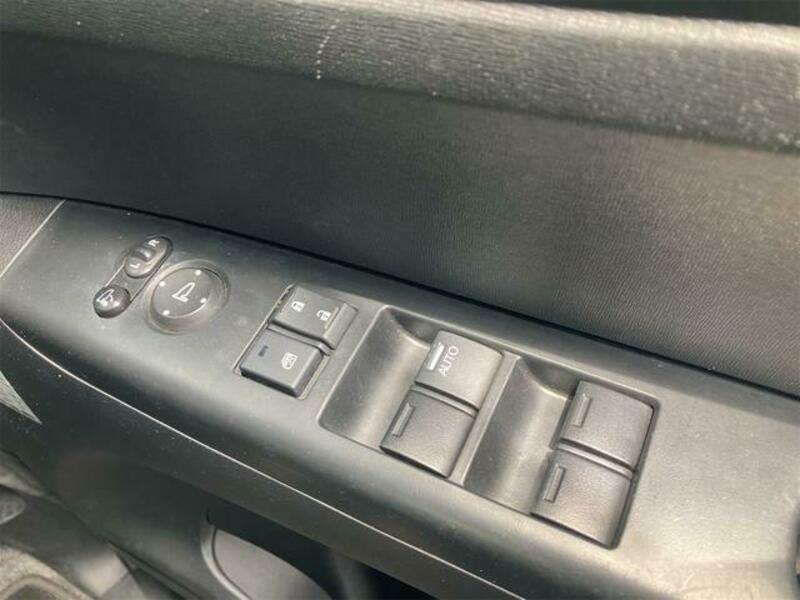N BOX