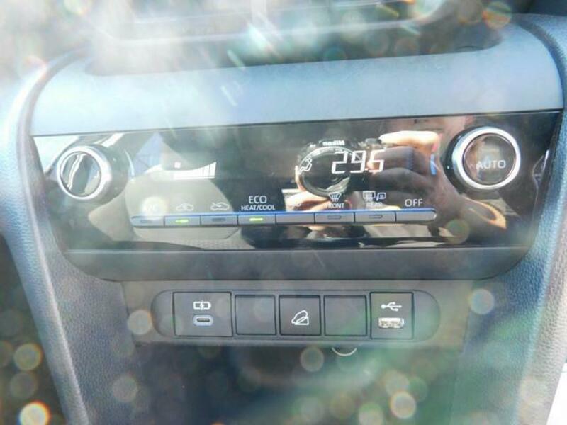 YARIS CROSS