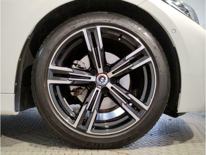 4 SERIES