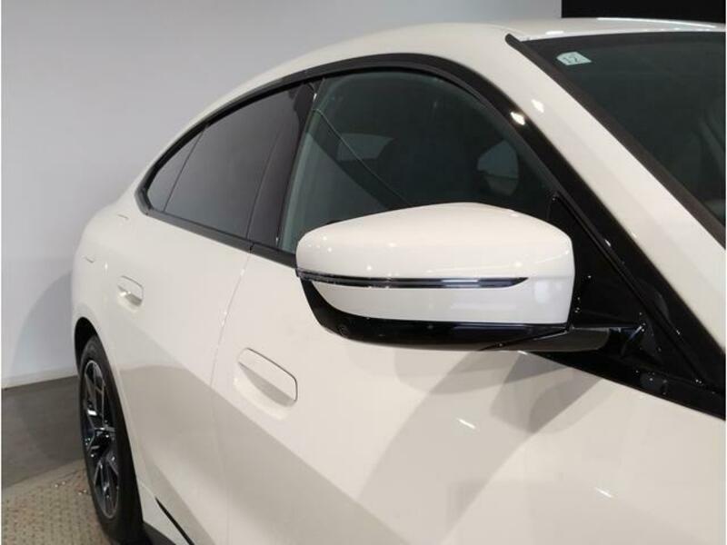 4 SERIES