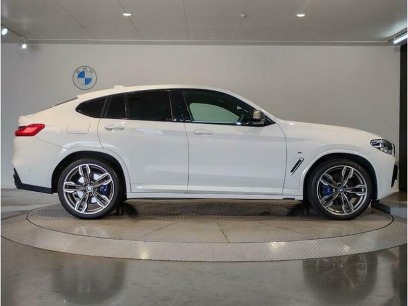 X4