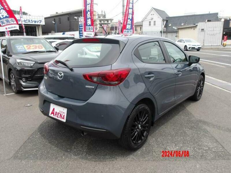 MAZDA2