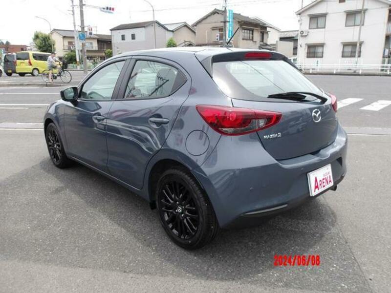 MAZDA2