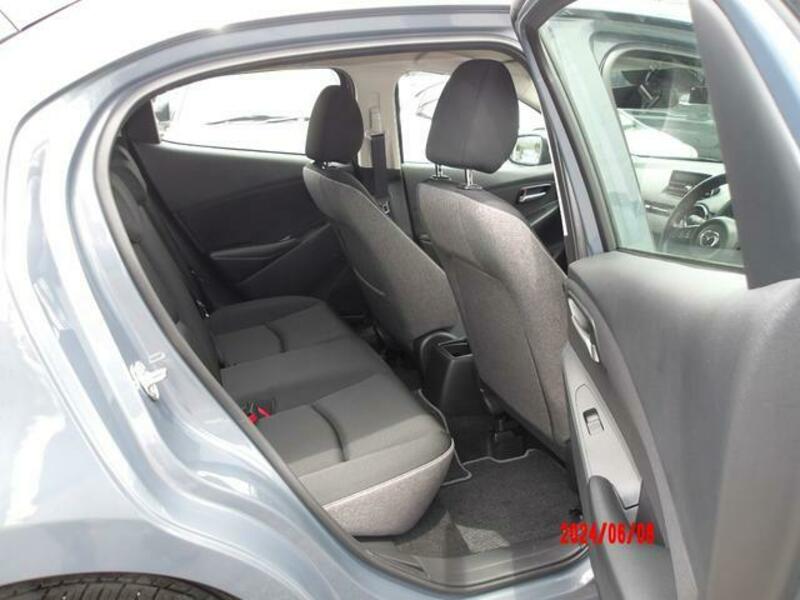 MAZDA2