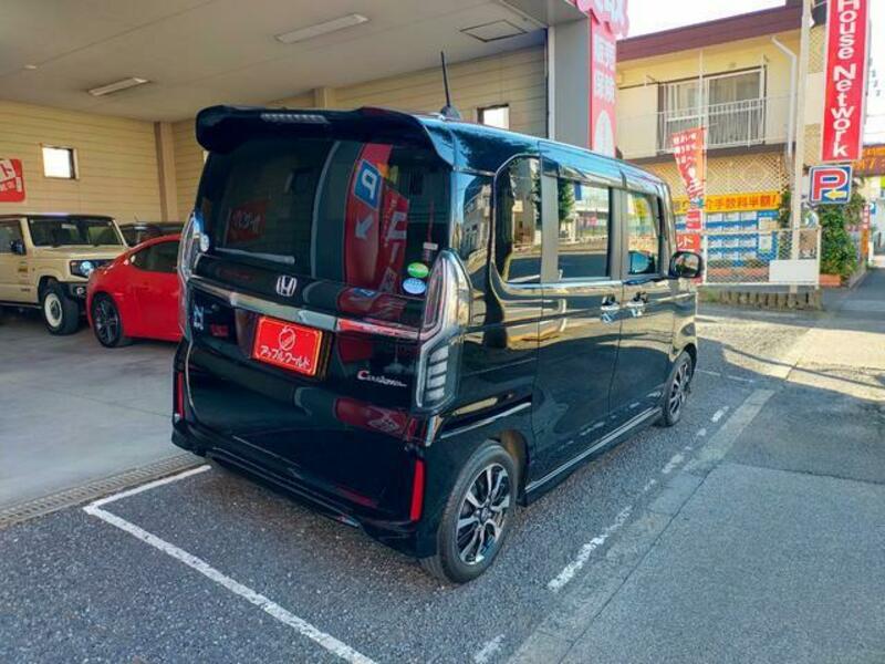 N BOX CUSTOM