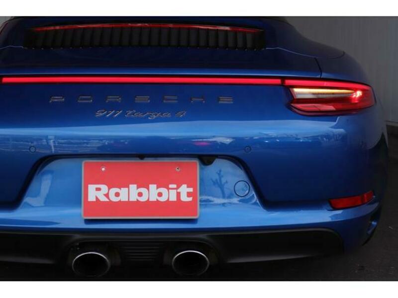 911