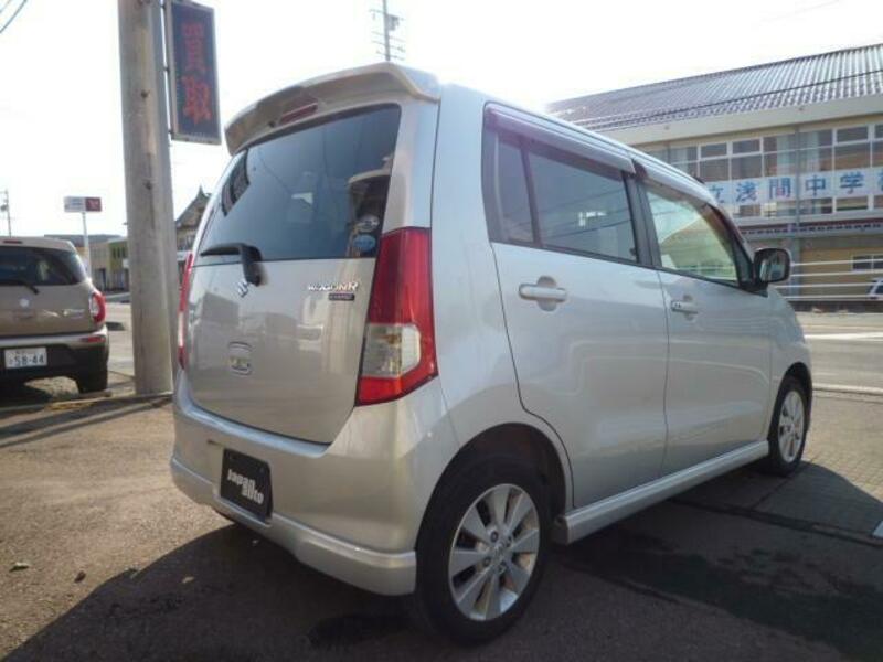 WAGON R