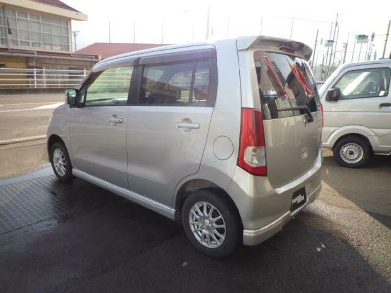 WAGON R
